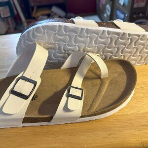 White Ruzustock Sandal